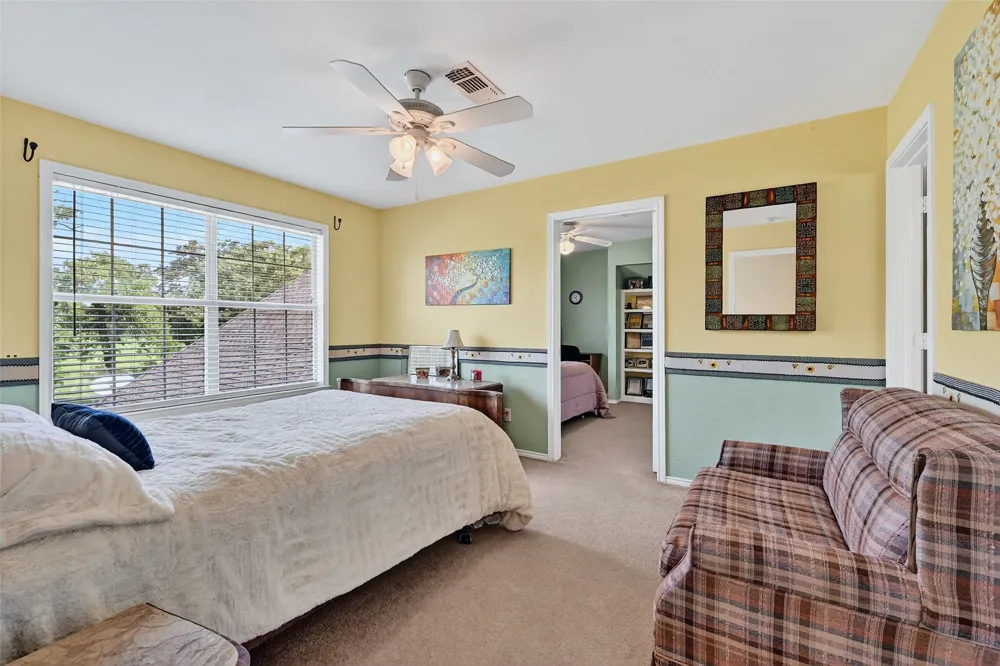 736 W Kiowa Drive Lake Kiowa, TX 76240