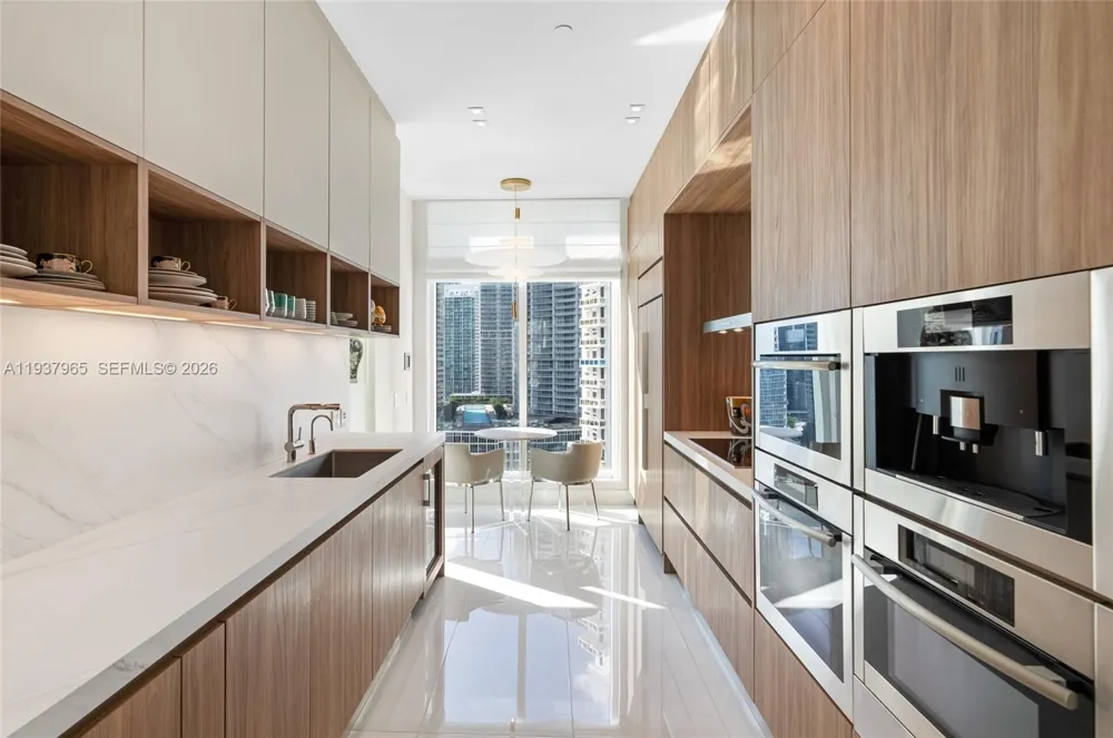 900 Brickell Key Blvd #2004 Miami, FL 33131