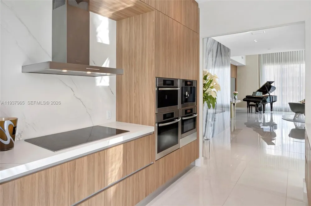 900 Brickell Key Blvd #2004 Miami, FL 33131