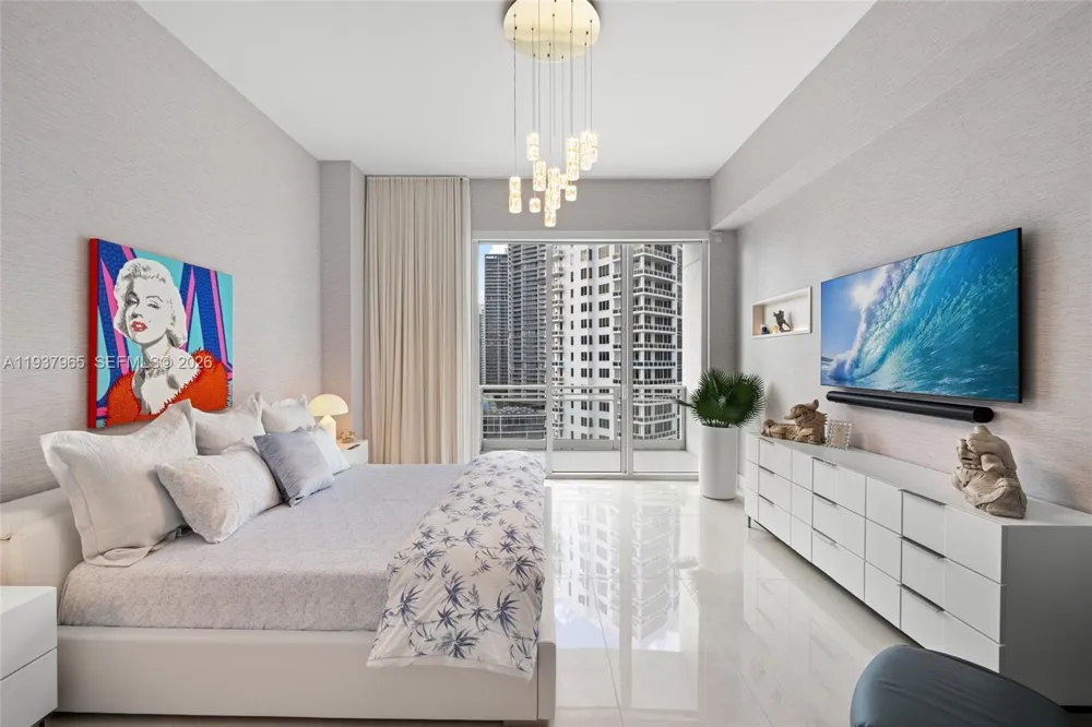 900 Brickell Key Blvd #2004 Miami, FL 33131