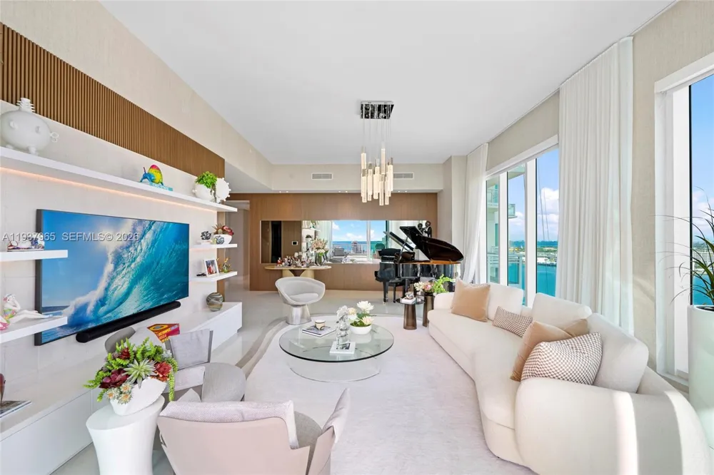 900 Brickell Key Blvd #2004 Miami, FL 33131