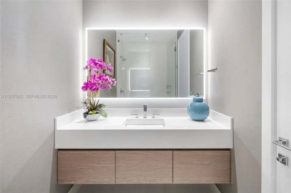 900 Brickell Key Blvd #2004 Miami, FL 33131