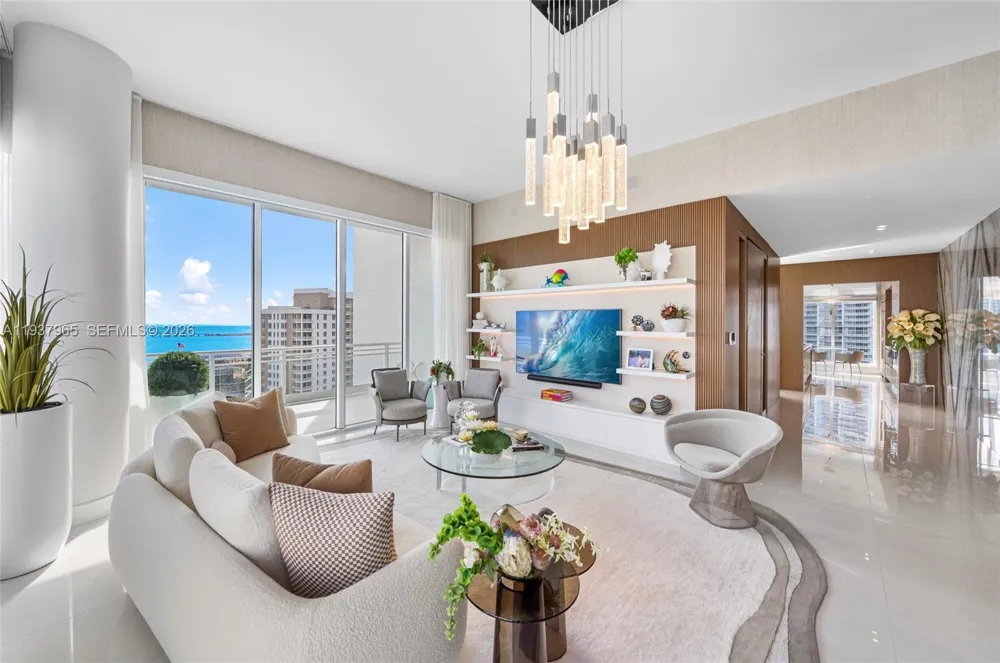 900 Brickell Key Blvd #2004 Miami, FL 33131