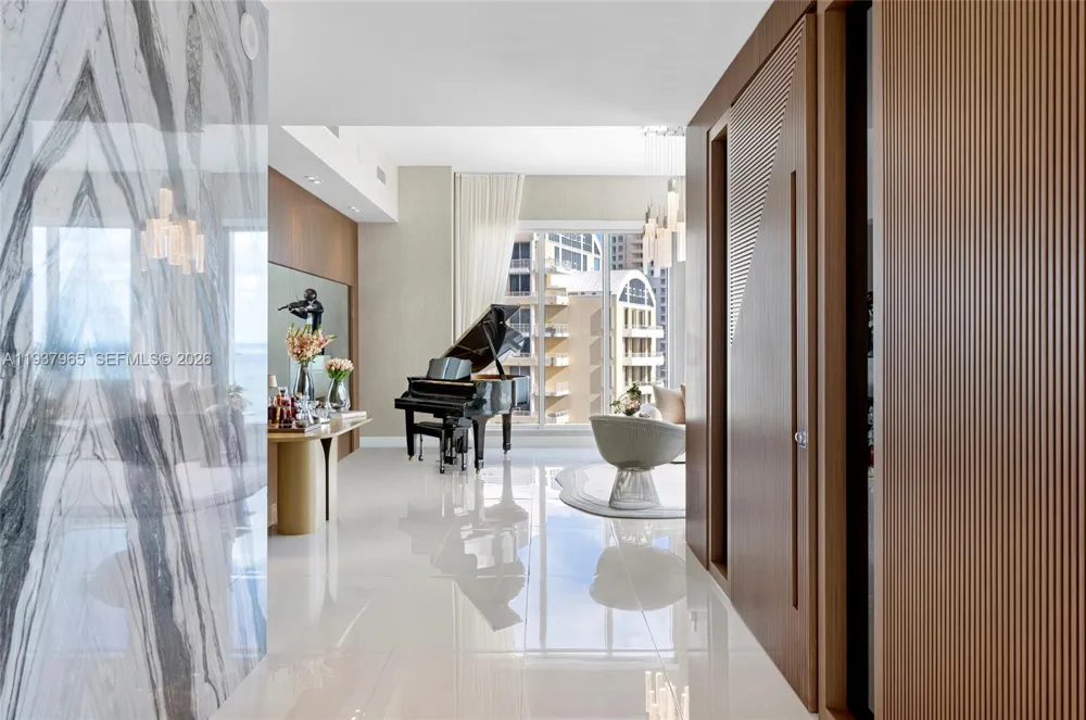 900 Brickell Key Blvd #2004 Miami, FL 33131