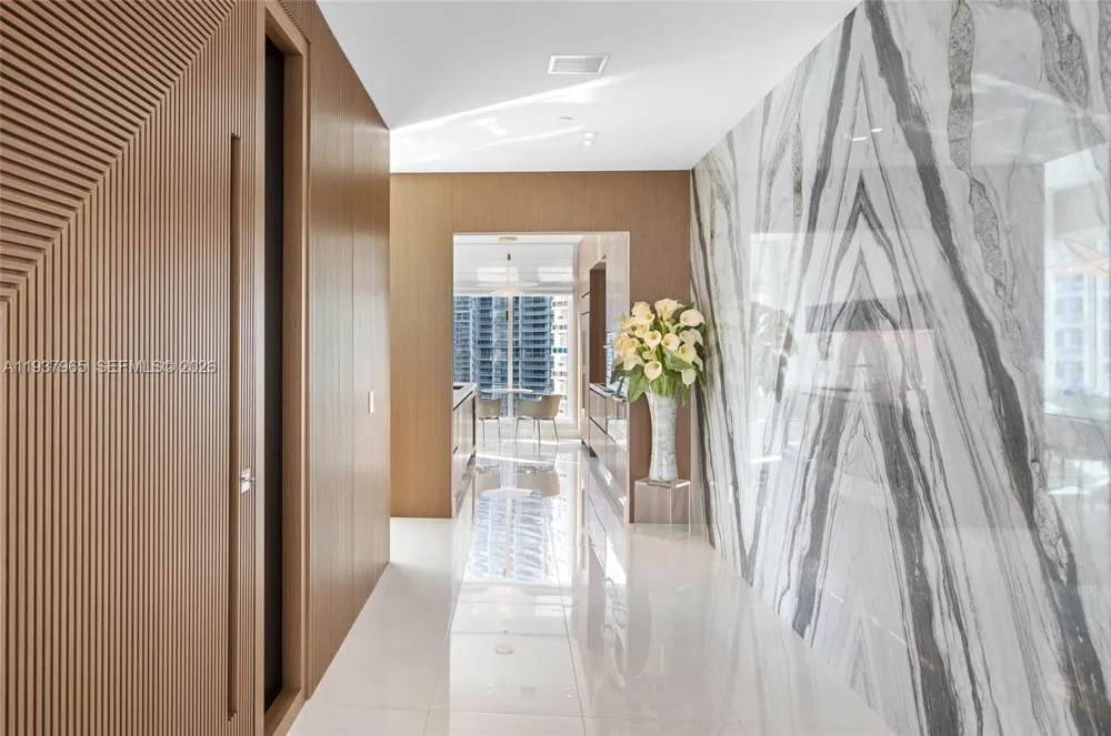 900 Brickell Key Blvd #2004 Miami, FL 33131