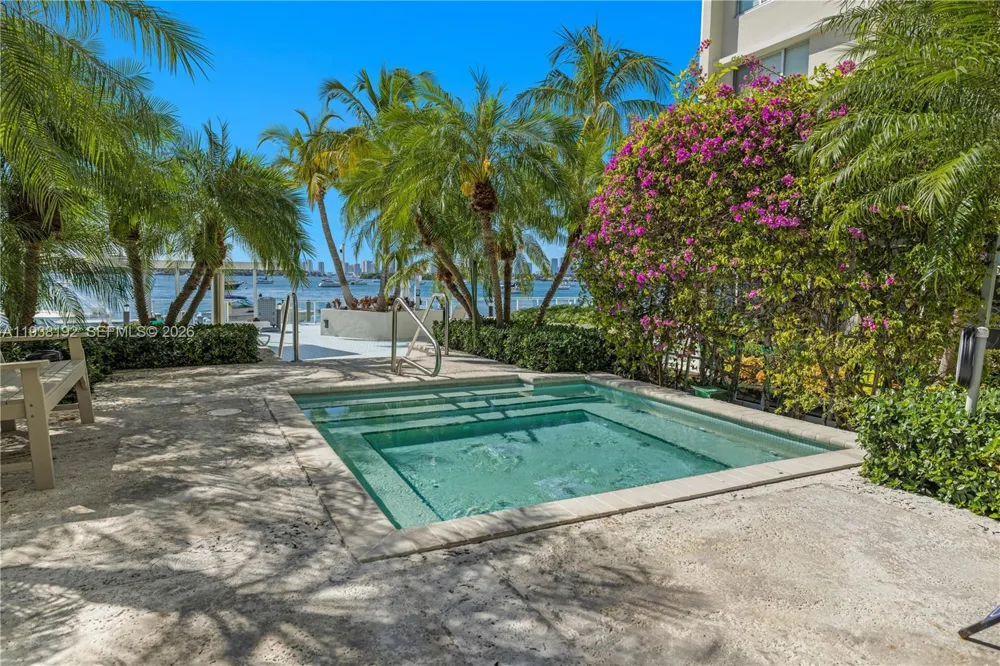 1200 West Ave #811 Miami Beach, FL 33139