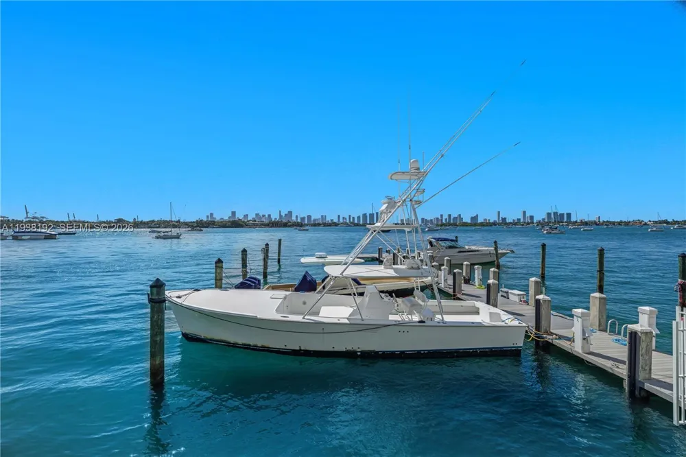1200 West Ave #811 Miami Beach, FL 33139