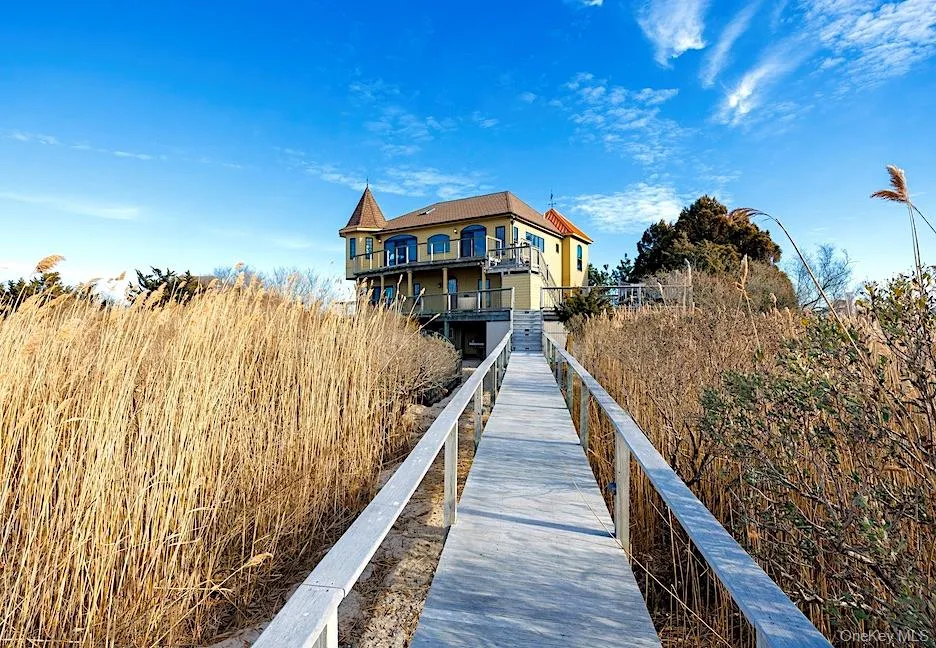 7 Widgeon Way Westhampton Beach, NY 11978