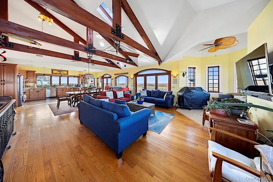 7 Widgeon Way Westhampton Beach, NY 11978