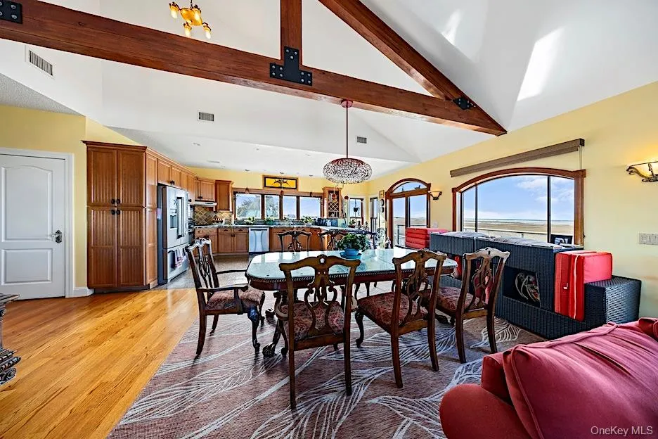 7 Widgeon Way Westhampton Beach, NY 11978