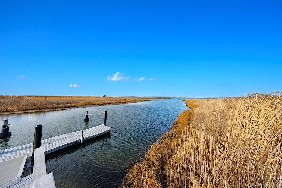 7 Widgeon Way Westhampton Beach, NY 11978