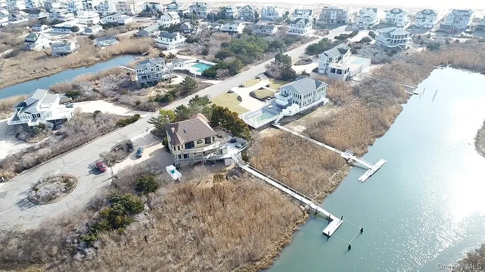 7 Widgeon Way Westhampton Beach, NY 11978