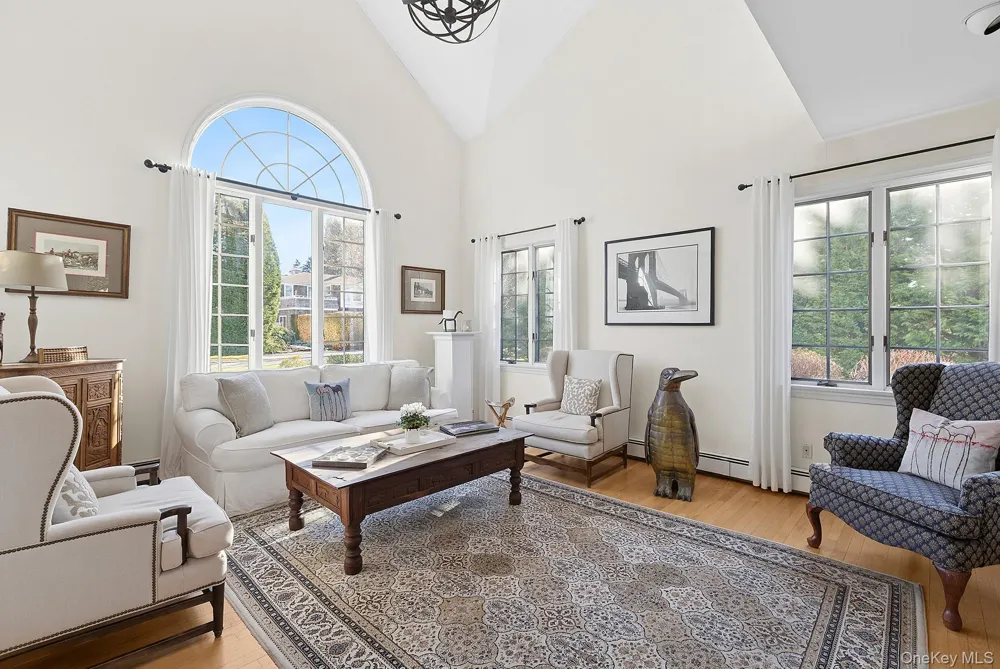 87 Gould Street East Hampton, NY 11937