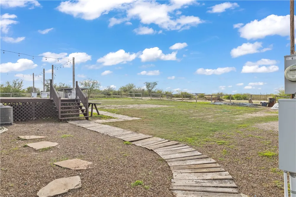 313 County Road 3033 Orange Grove, TX 78372