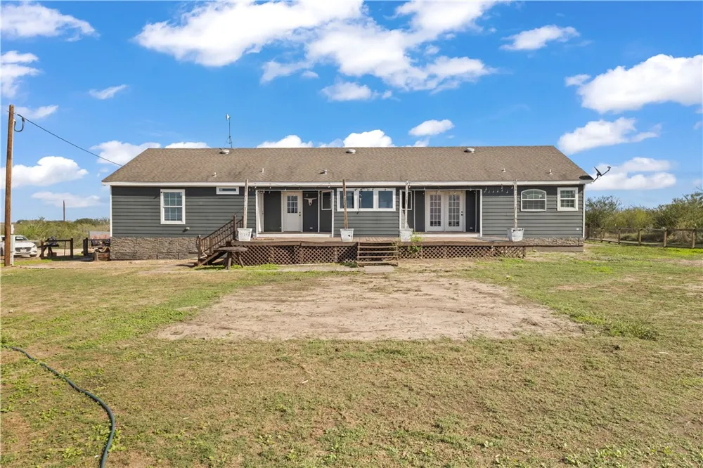 313 County Road 3033 Orange Grove, TX 78372