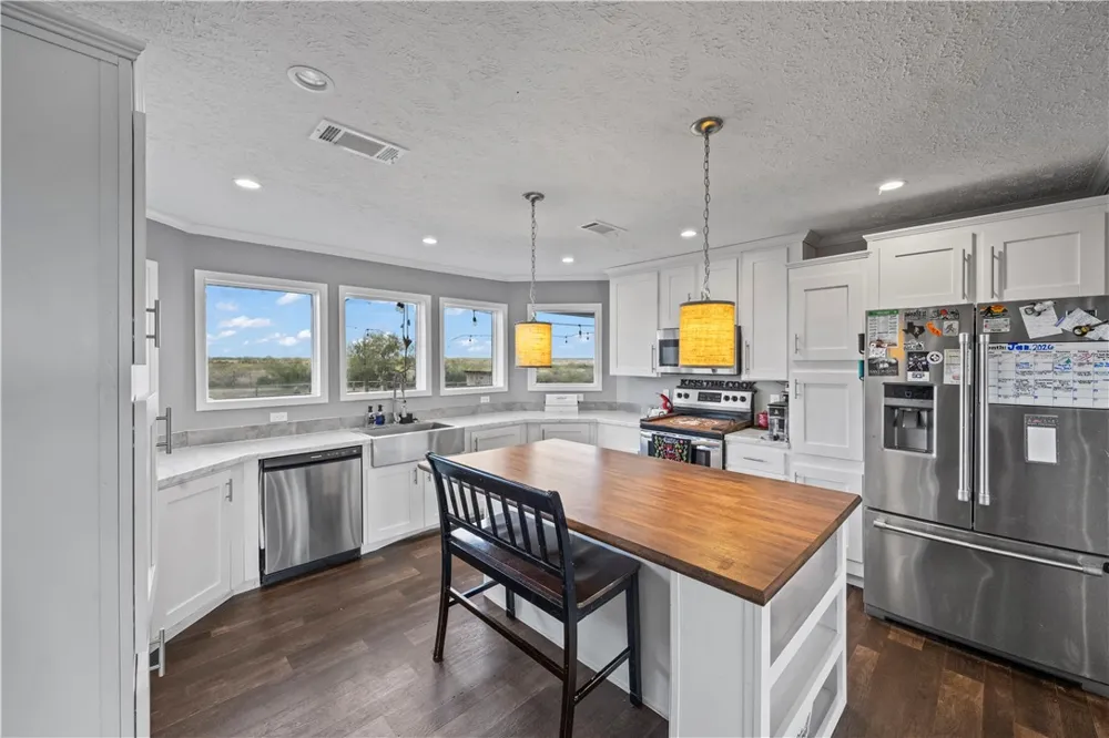 313 County Road 3033 Orange Grove, TX 78372