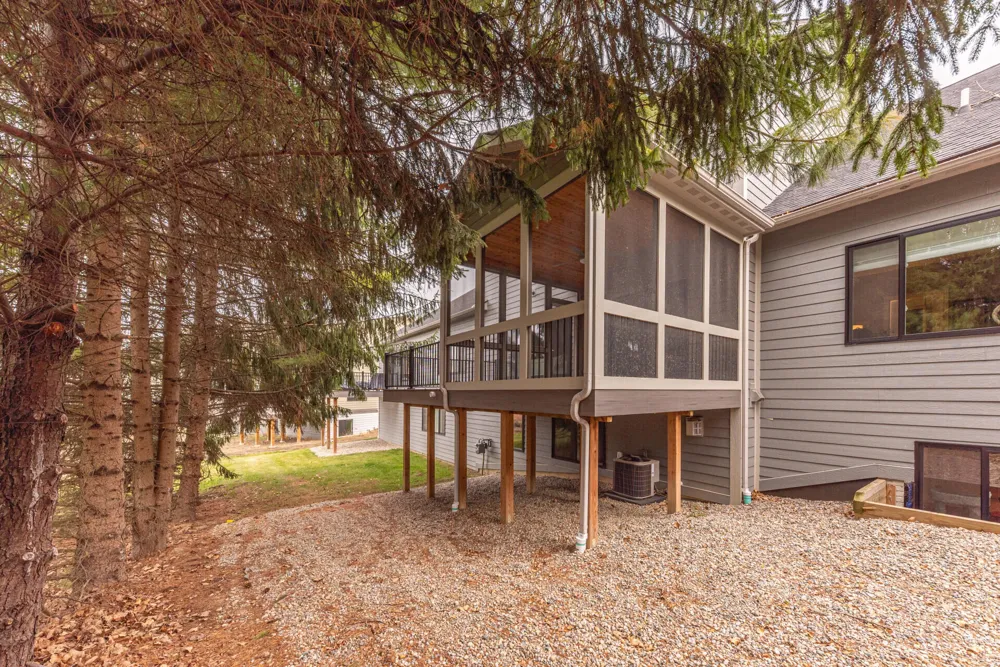 7034 Black Cherry Lane Saline, MI 48176