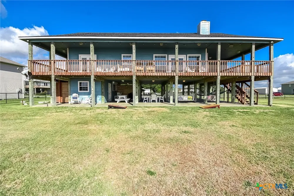 1504 W Bayshore Drive Palacios, TX 77465