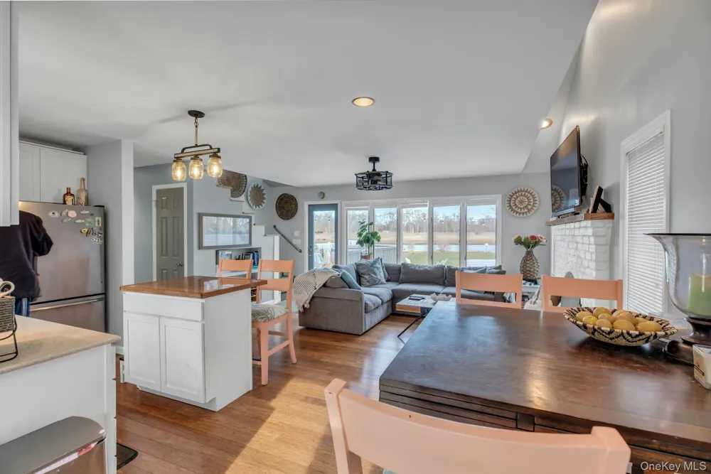 53 W End Avenue East Quogue, NY 11942
