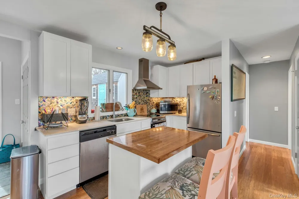 53 W End Avenue East Quogue, NY 11942