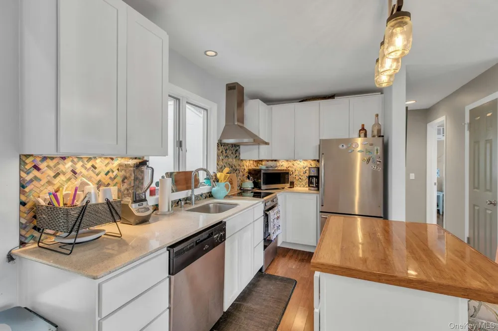 53 W End Avenue East Quogue, NY 11942