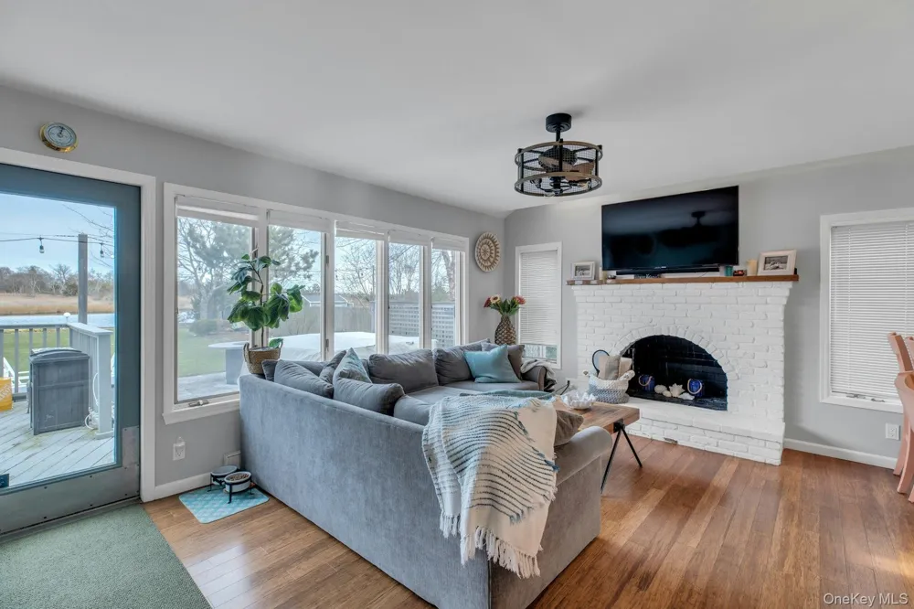 53 W End Avenue East Quogue, NY 11942