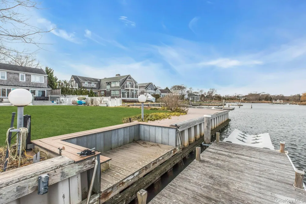 53 W End Avenue East Quogue, NY 11942