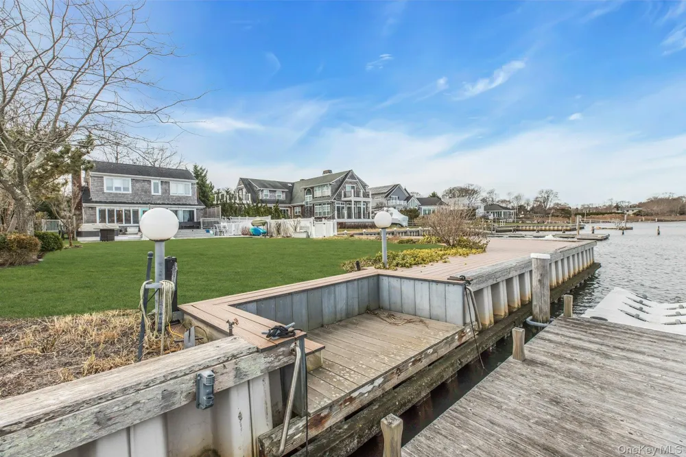 53 W End Avenue East Quogue, NY 11942