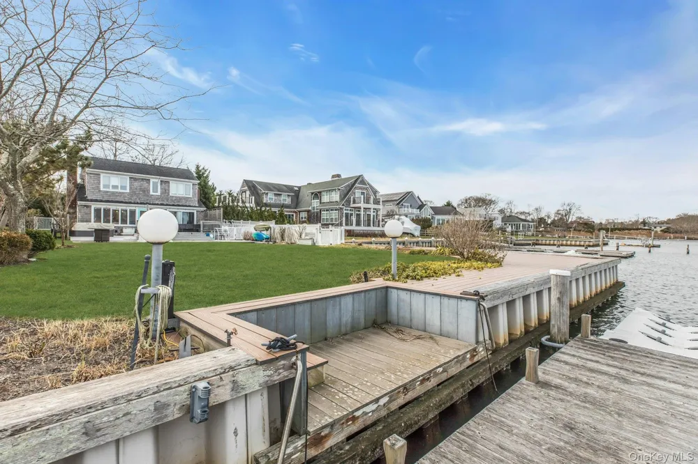 53 W End Avenue East Quogue, NY 11942