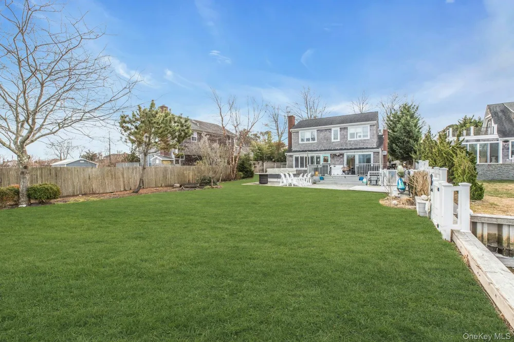 53 W End Avenue East Quogue, NY 11942