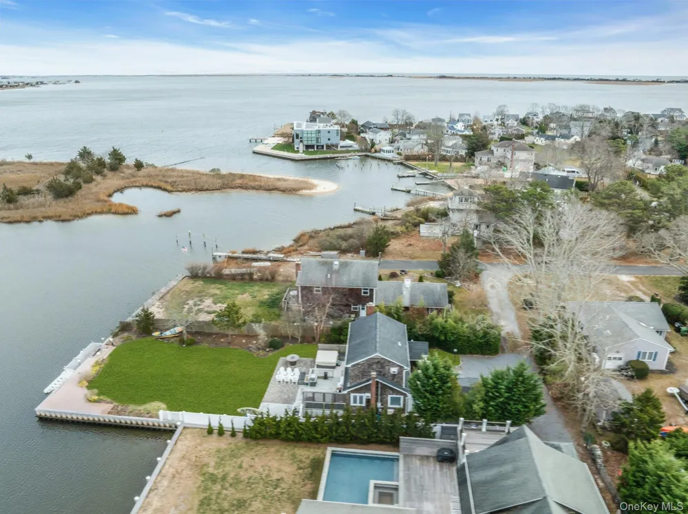 53 W End Avenue East Quogue, NY 11942