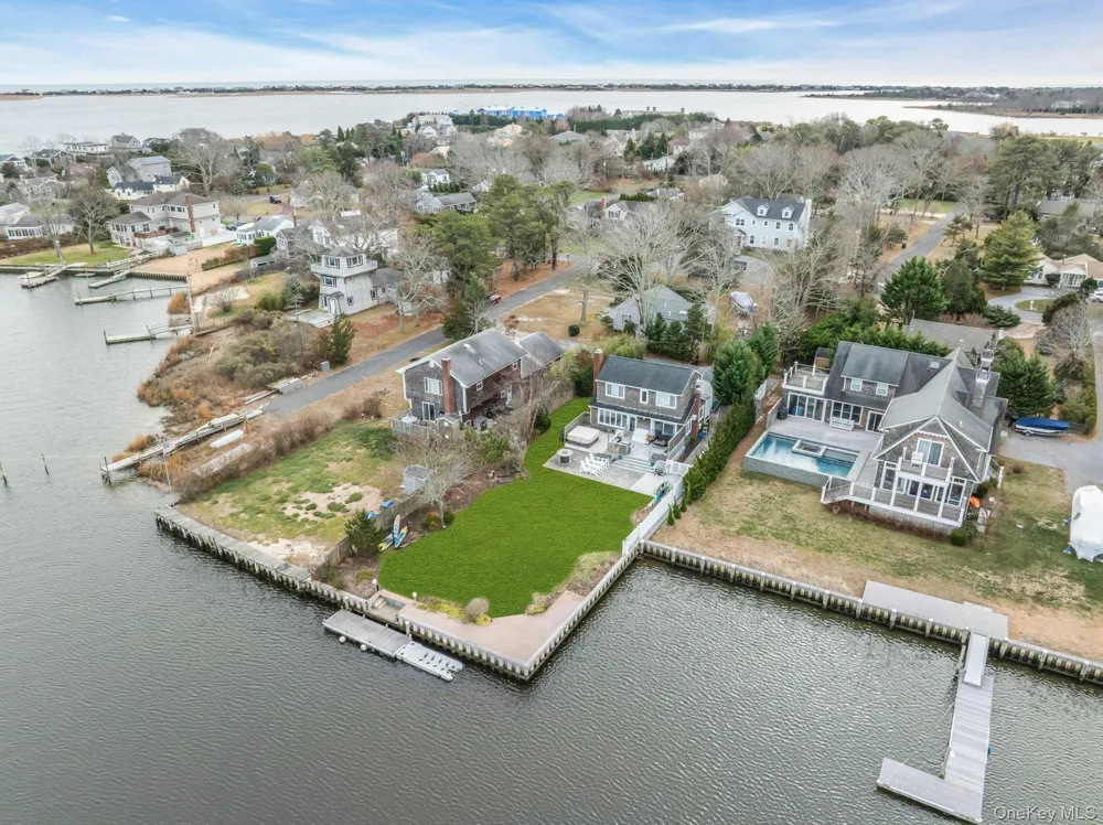 53 W End Avenue East Quogue, NY 11942