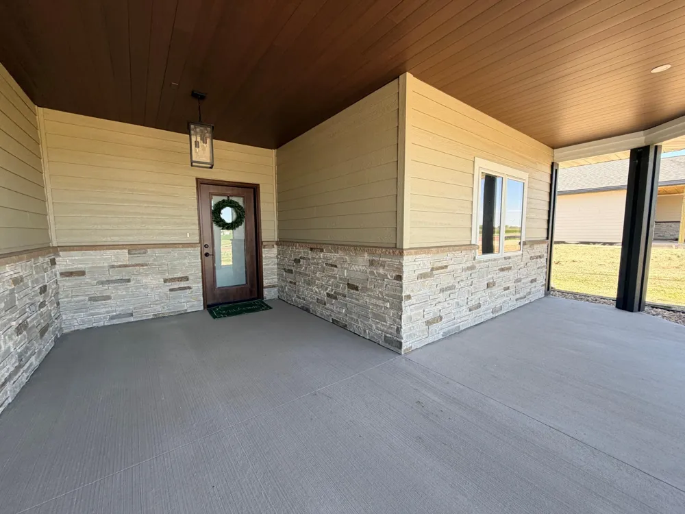 2555 Sutherland Dr Worthington, MN 56187