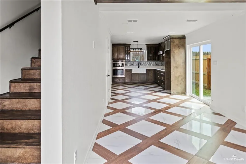 1409 E Karen Drive #B Alton, TX 78573