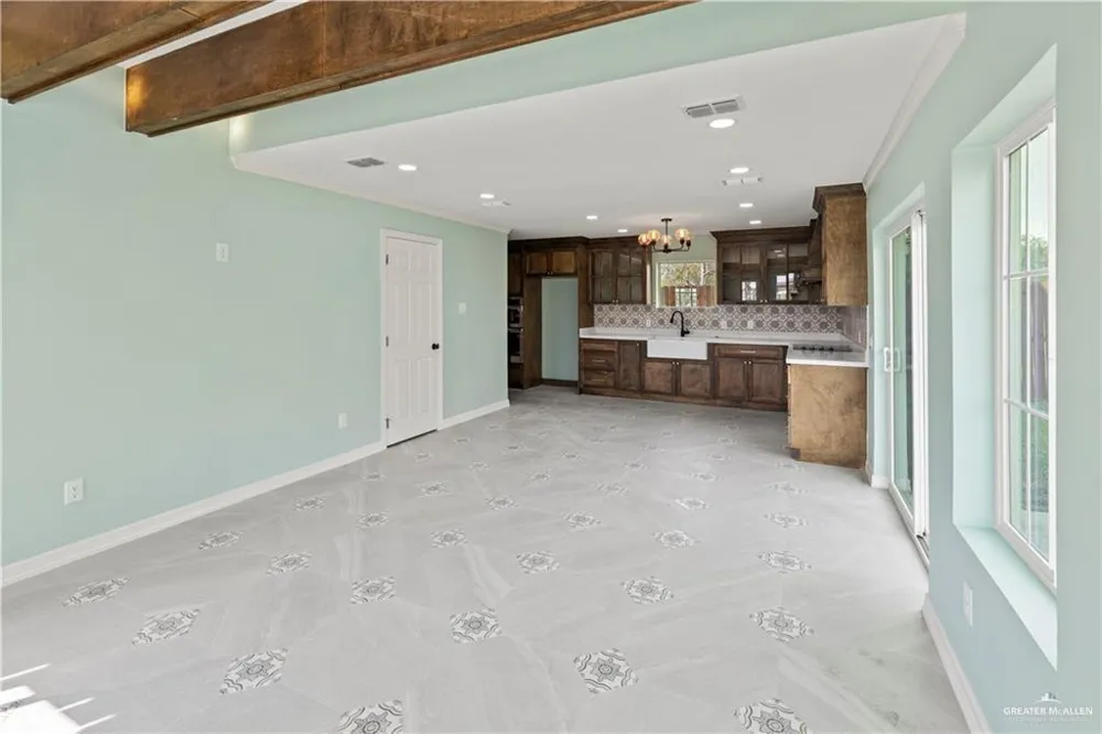 1401 E Karen Drive #B Alton, TX 78573