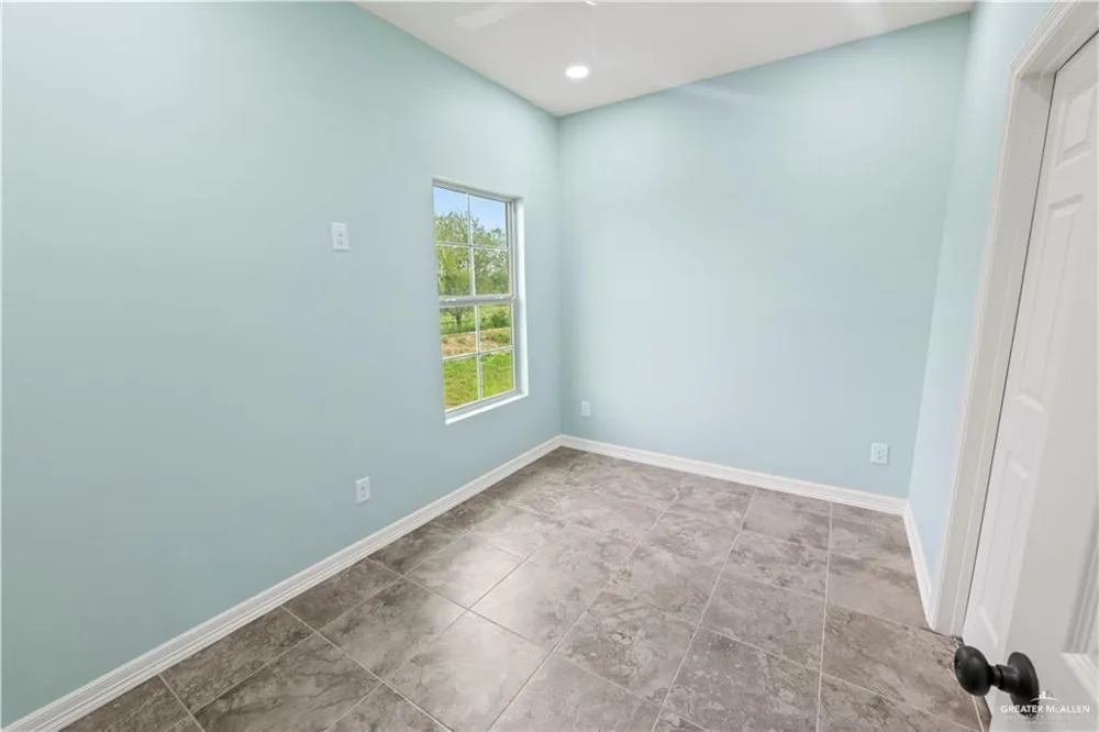 1401 E Karen Drive #B Alton, TX 78573