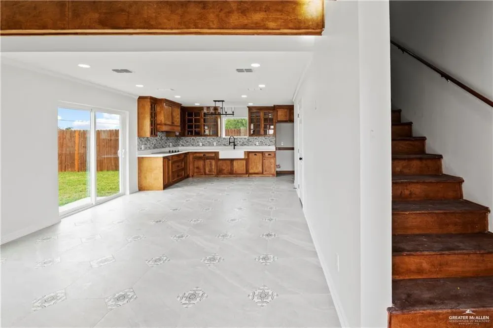 1404 E Karen Drive #C Alton, TX 78573