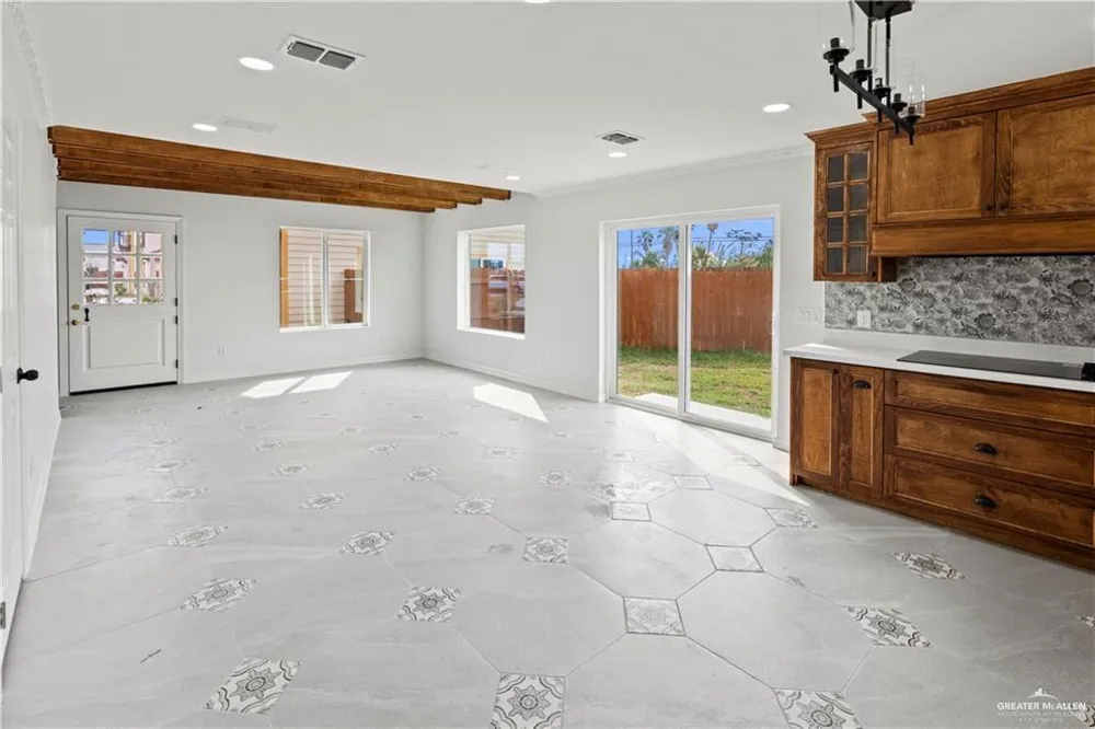 1404 E Karen Drive #C Alton, TX 78573