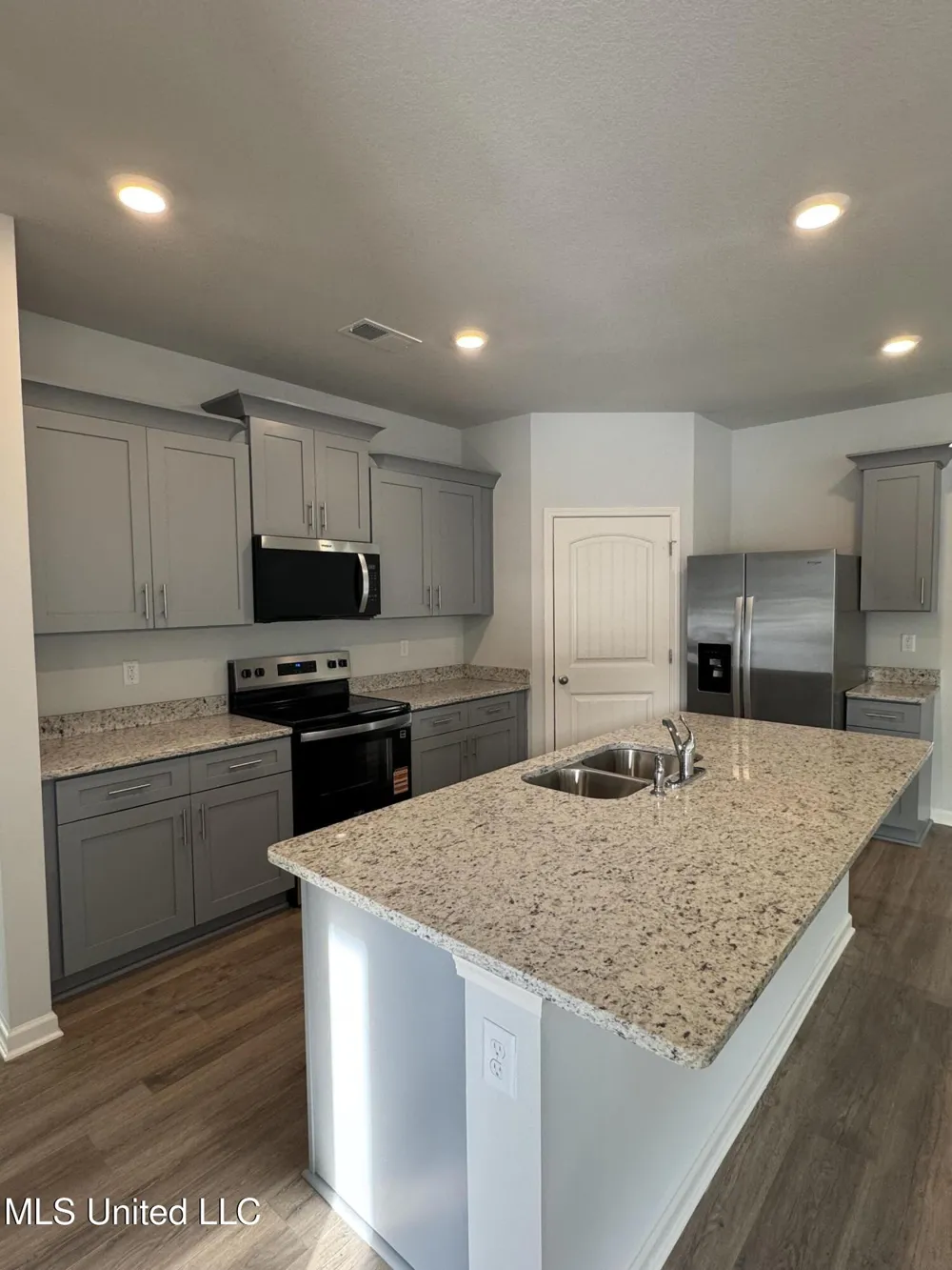 74 Harvest Dance Drive Byhalia, MS 38611