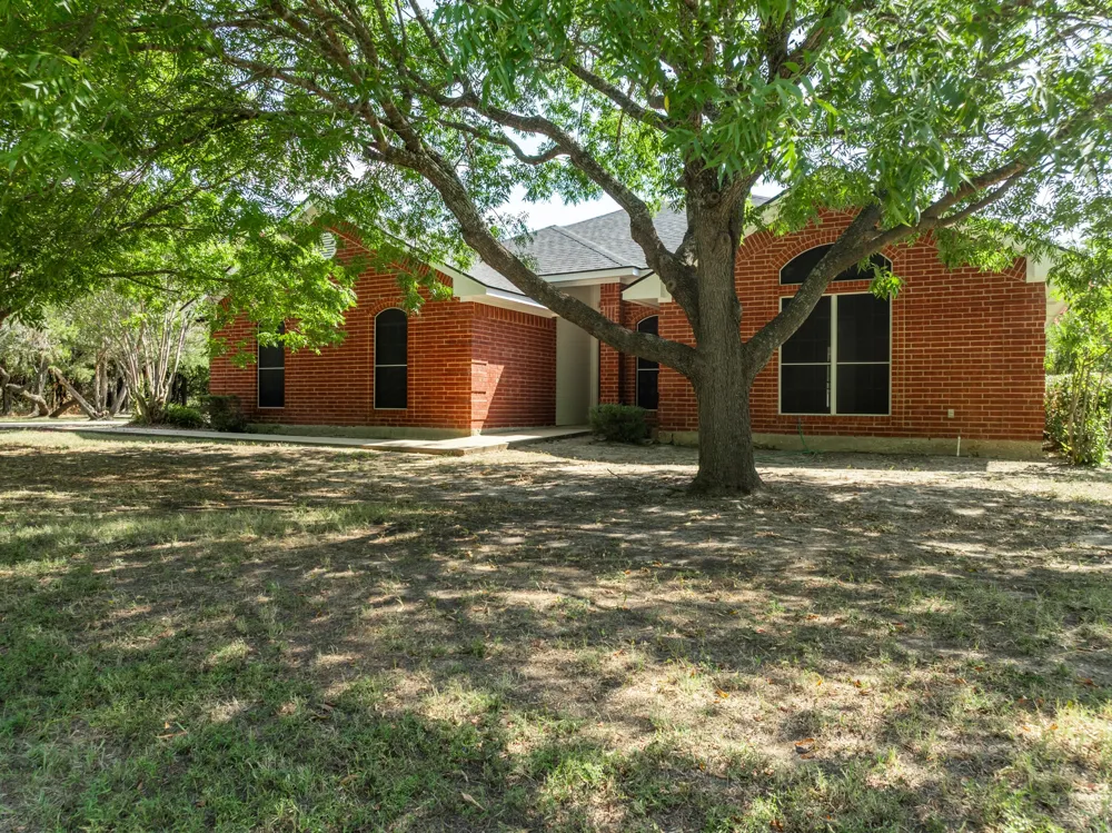 12187 Rolling Oaks Drive Whitney, TX 76692