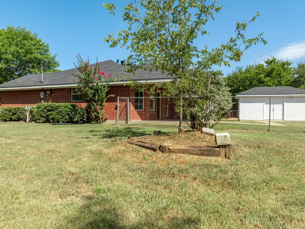 12187 Rolling Oaks Drive Whitney, TX 76692