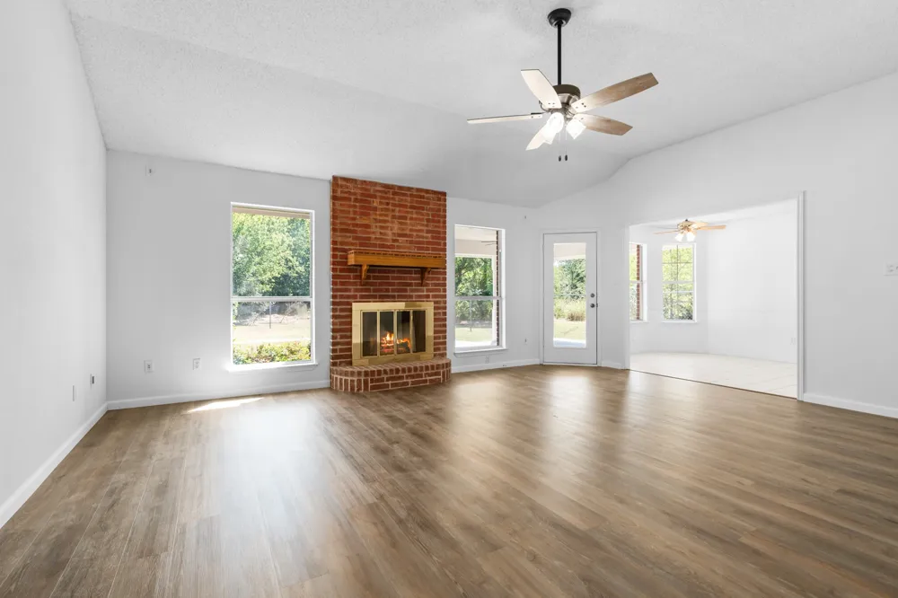 12187 Rolling Oaks Drive Whitney, TX 76692