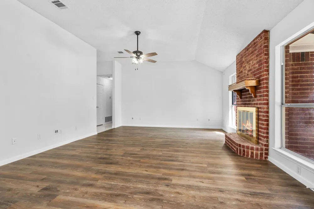 12187 Rolling Oaks Drive Whitney, TX 76692