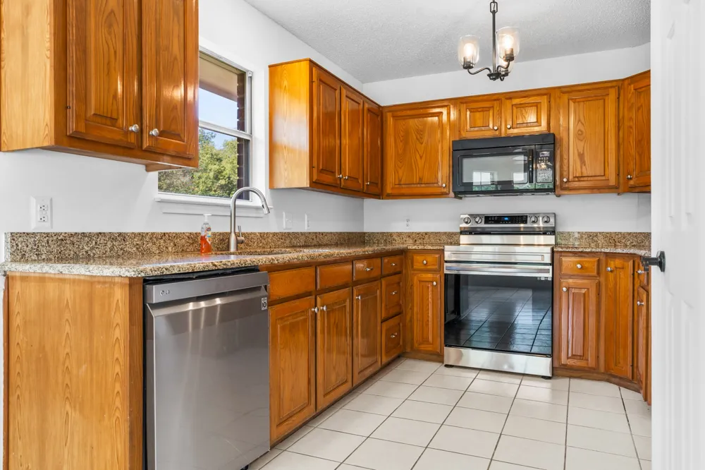 12187 Rolling Oaks Drive Whitney, TX 76692