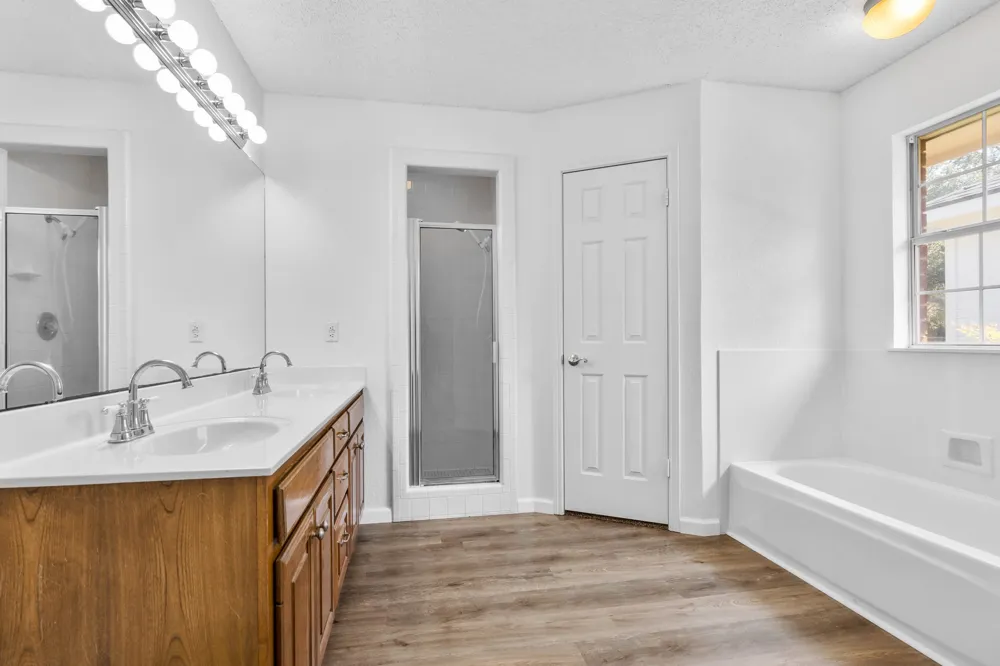 12187 Rolling Oaks Drive Whitney, TX 76692