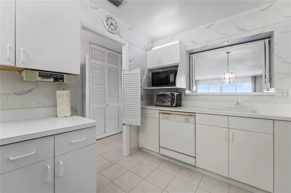 100 BLUFF VIEW DRIVE #609A Belleair Bluffs, FL 33770