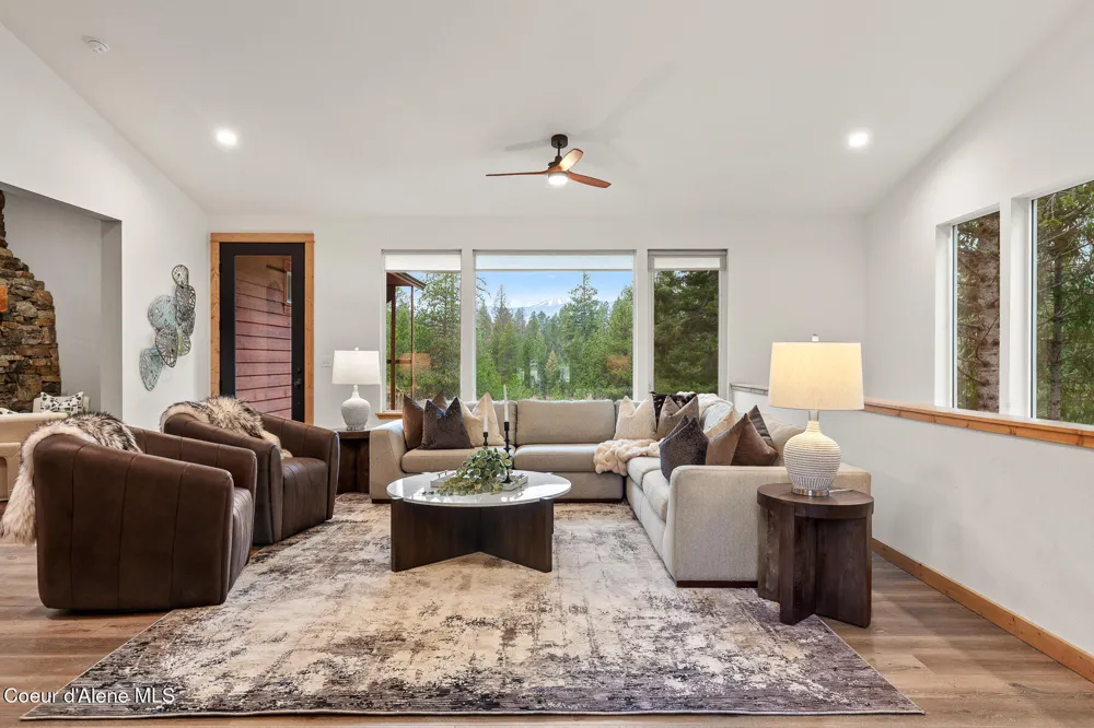 672 Hopkins Road Sandpoint, ID 83864