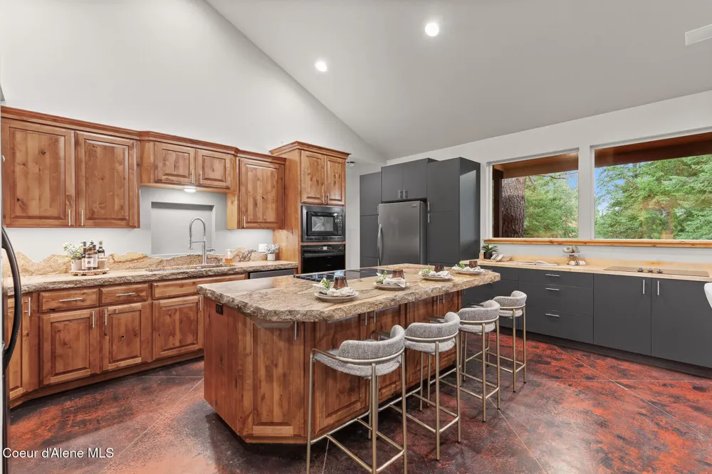 672 Hopkins Road Sandpoint, ID 83864