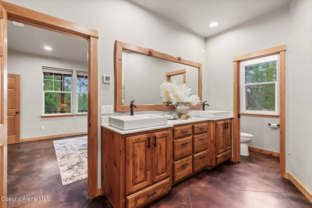 672 Hopkins Road Sandpoint, ID 83864