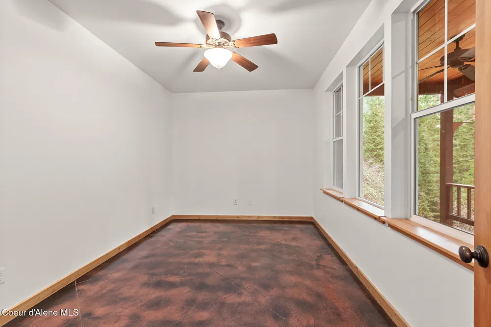 672 Hopkins Road Sandpoint, ID 83864